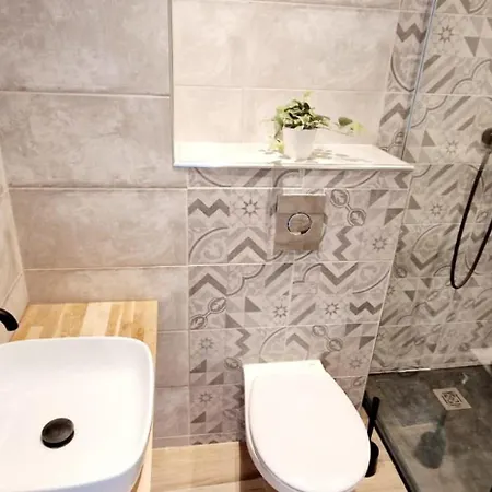 4 Le Saint Joseph Center Of With Ac Апартаменты